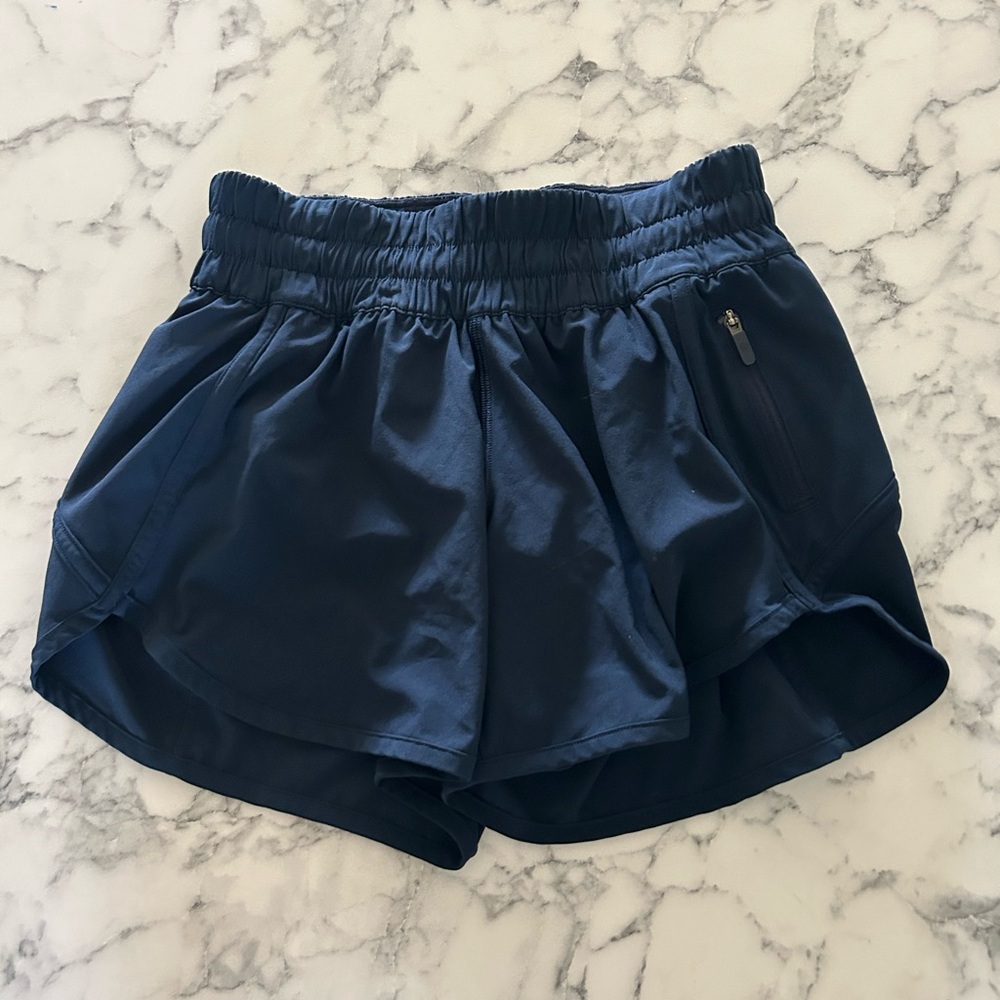 Lululemon Hotty Hot High-Rise Lined Short 2.5"